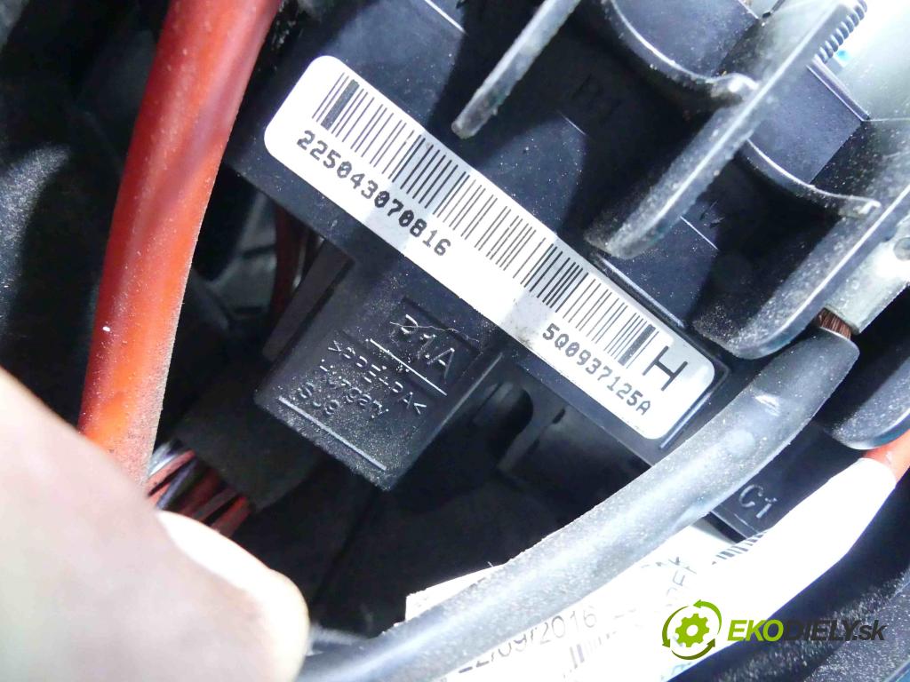 Seat Leon III 2012-2020 1.4 TSI 150 hp manual 110 kW 1395 cm3 5- skříňka pojistková 5Q0907361C (Pojistkové skříňky)