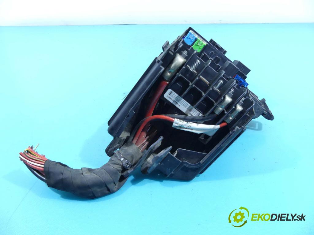 Seat Leon III 2012-2020 1.4 TSI 150 hp manual 110 kW 1395 cm3 5- skříňka pojistková 5Q0907361C (Pojistkové skříňky)