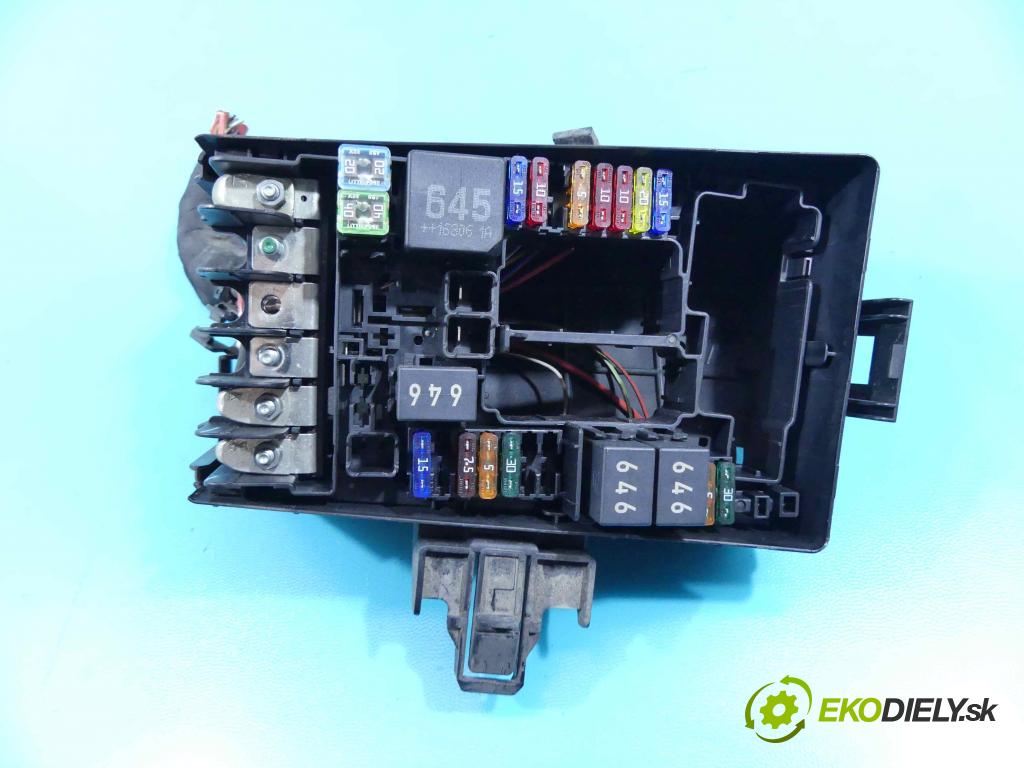 Seat Leon III 2012-2020 1.4 TSI 150 hp manual 110 kW 1395 cm3 5- skříňka pojistková 5Q0907361C (Pojistkové skříňky)