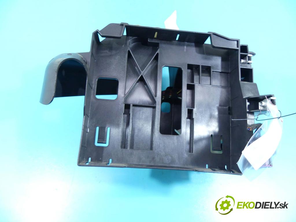 Seat Leon III 2012-2020 1.4 TSI 150 hp manual 110 kW 1395 cm3 5- skříňka pojistková 5Q1941395 (Pojistkové skříňky)