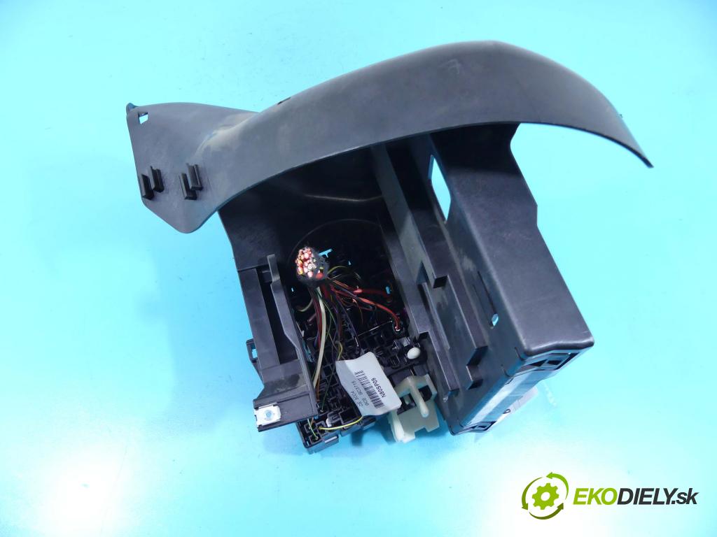 Seat Leon III 2012-2020 1.4 TSI 150 hp manual 110 kW 1395 cm3 5- skříňka pojistková 5Q1941395 (Pojistkové skříňky)