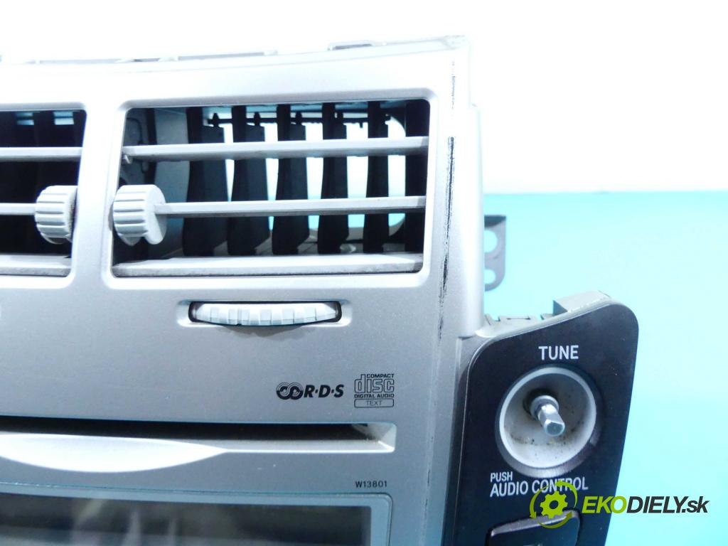 Toyota Yaris II 2005-2011 1.4 D4D 90 HP manual 66 kW 1364 cm3 5- Radio originál 86120-0D200