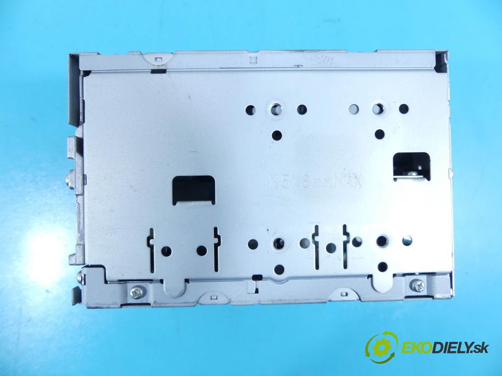 Mitsubishi Outlander II 2006-2013 2.0 DI-D 140 HP manual 103 kW 1968 cm3 5- Radio originál 8701A260