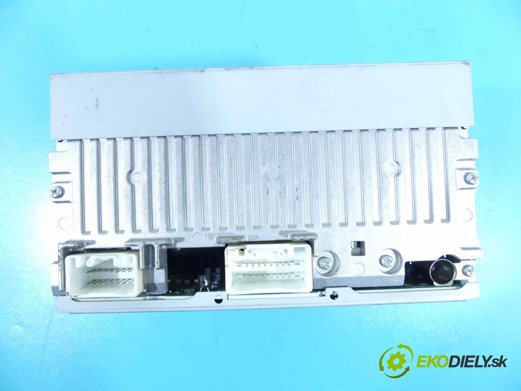 Mitsubishi Outlander II 2006-2013 2.0 DI-D 140 HP manual 103 kW 1968 cm3 5- Radio originál 8701A260