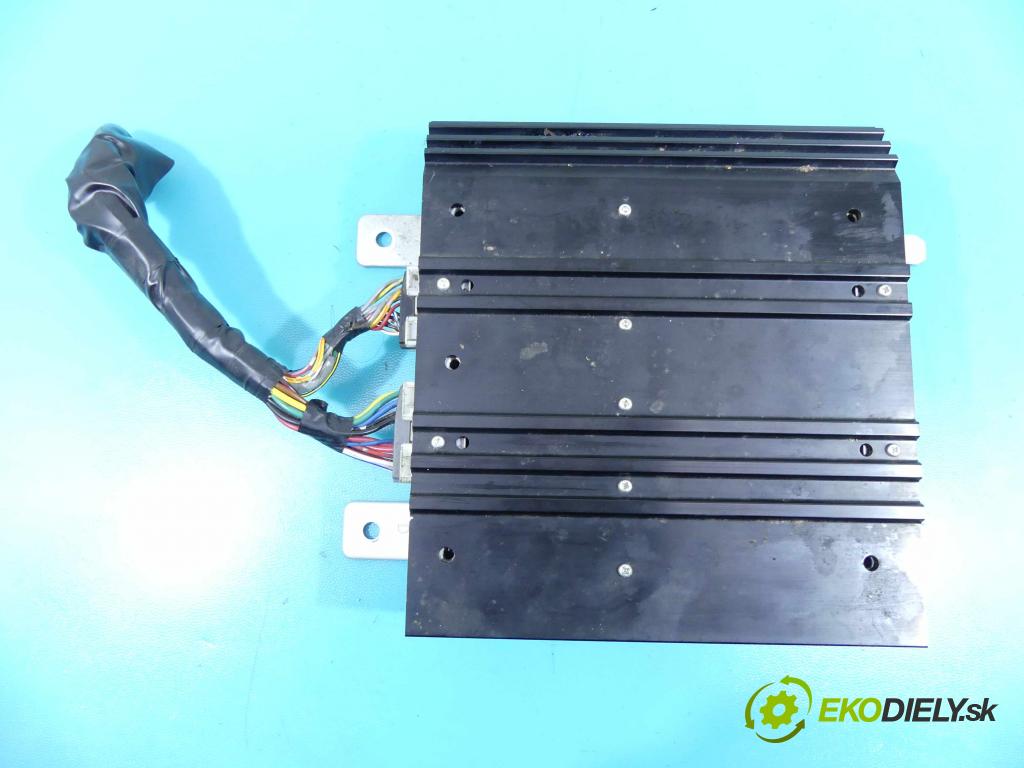 Mitsubishi Outlander II 2006-2013 2.0 DI-D 140 hp manual 103 kW 1968 cm3 5- Zesilovač: 8701A230 (Zesilovače)