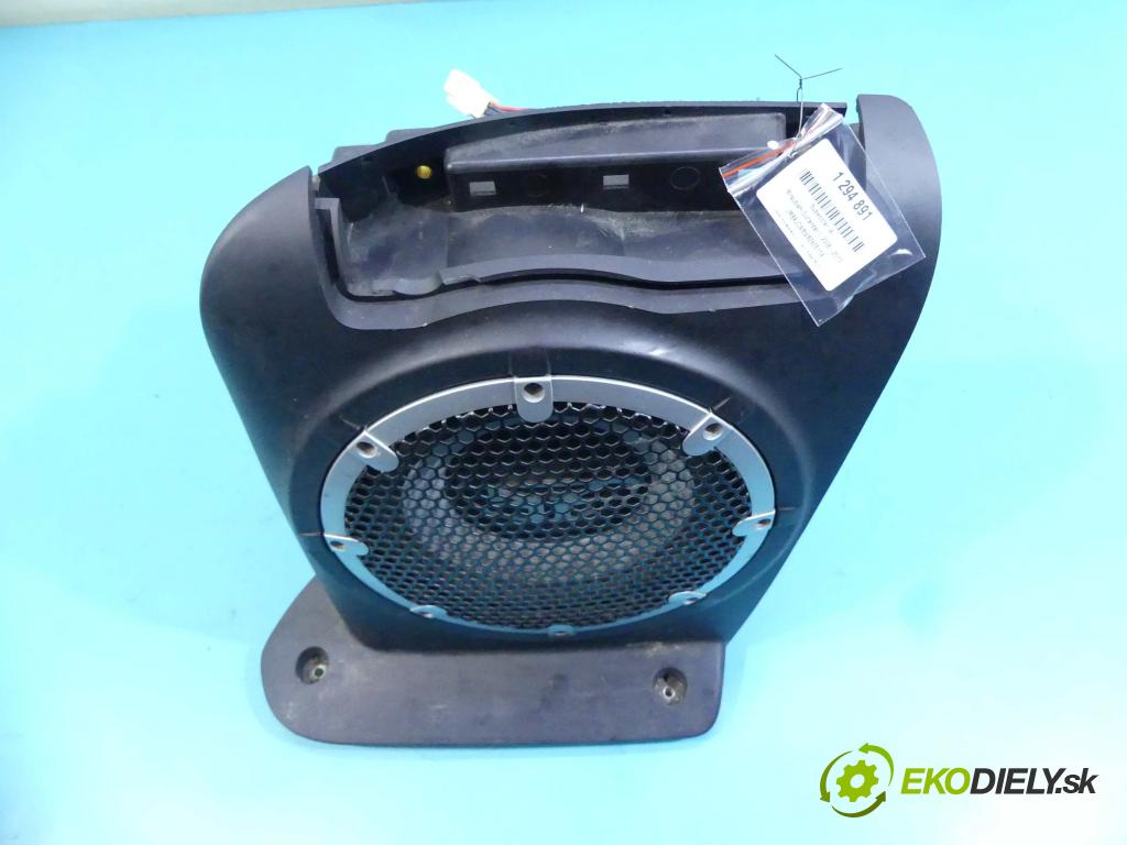 Mitsubishi Outlander II 2006-2013 2.0 DI-D 140 HP manual 103 kW 1968 cm3 5- Subwoofer: 8720A012 (Audio zariadenia)
