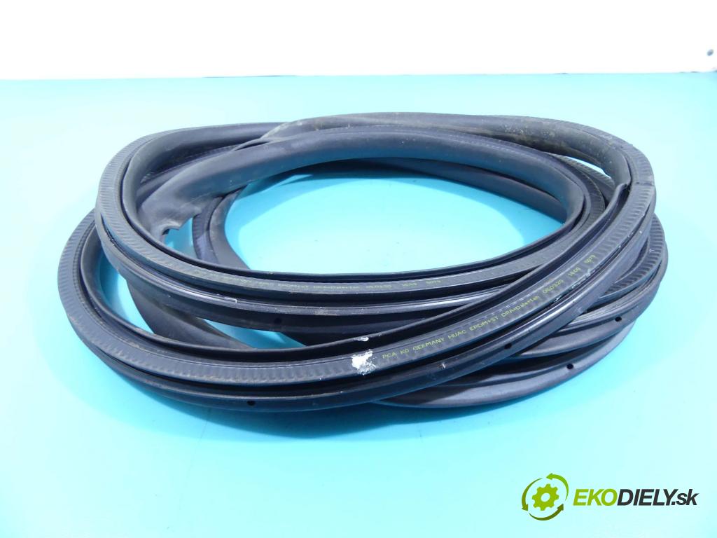 Toyota Proace II 2016- 2.0 D4D 177 hp automatic 130 kW 1997 cm3 5- Těsnění: dveře zadní pravé  (Ostatní)