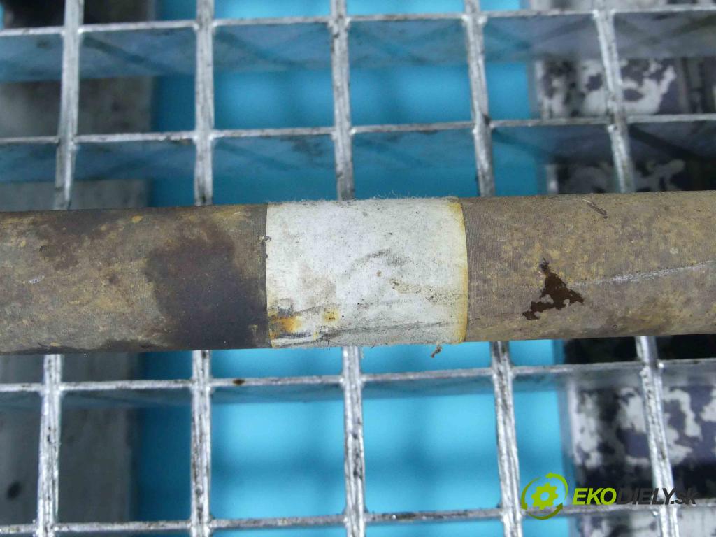 Hyundai I30 I 2007-2012 1.6 crdi 116 HP manual 85 kW 1582 cm3 5- poloos pravé  (Poloosy)