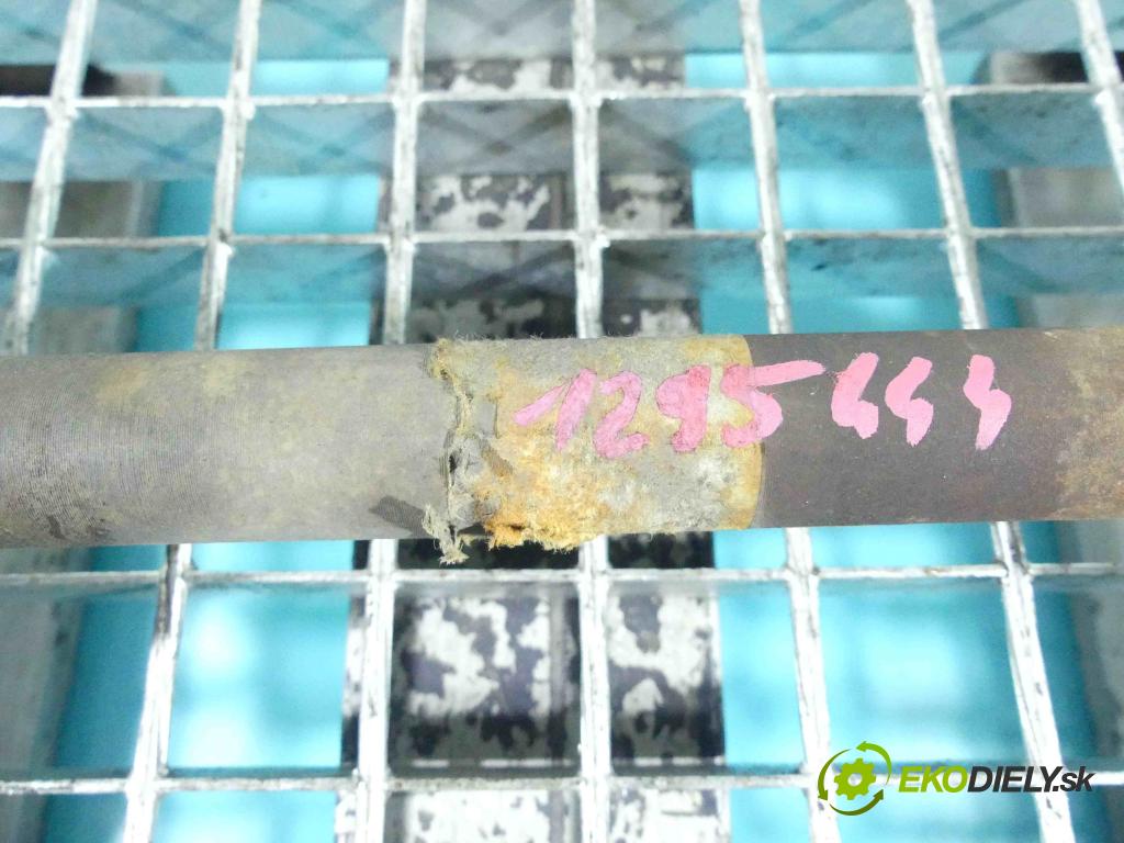 Hyundai I30 I 2007-2012 1.6 crdi 116 HP manual 85 kW 1582 cm3 5- poloos ľavé  (Poloosy)