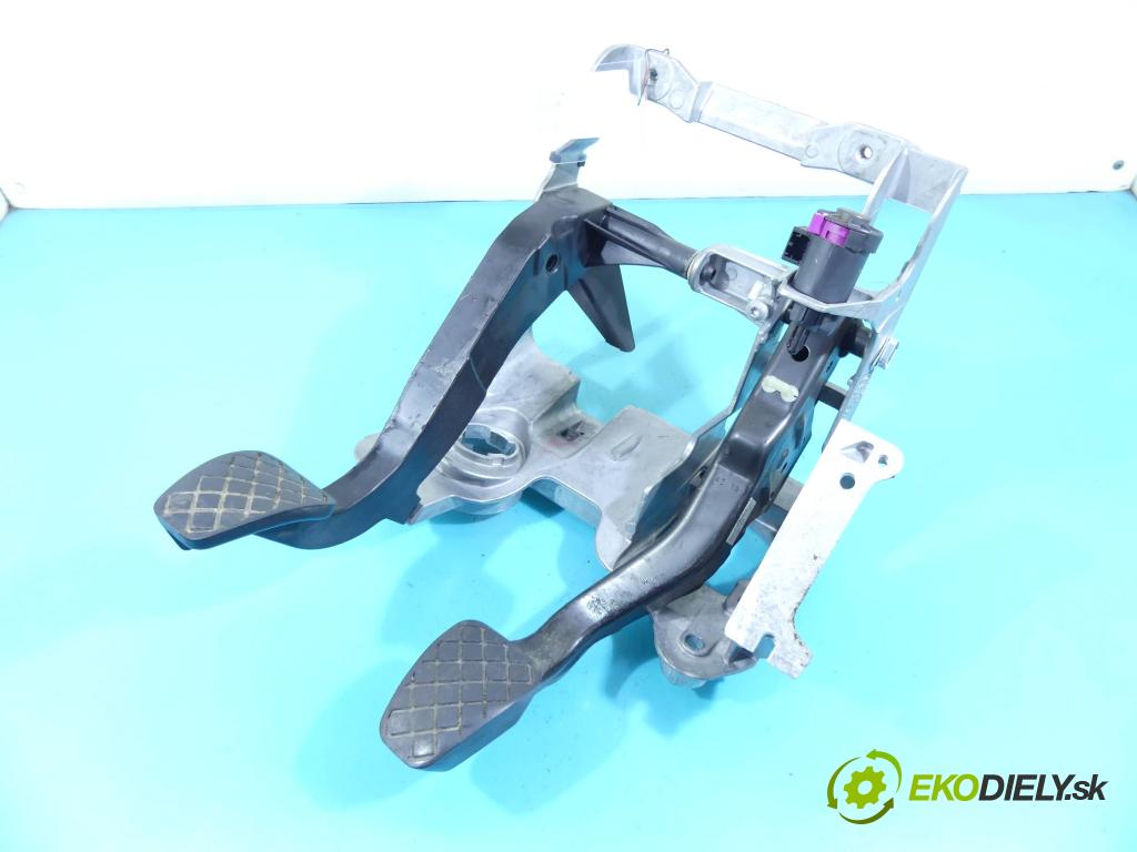 Audi A6 C7 2011-2018 2.0 TFSI 179KM manual 132 kW 1984 cm3 4- pedále 8K1721140C (Pedále)