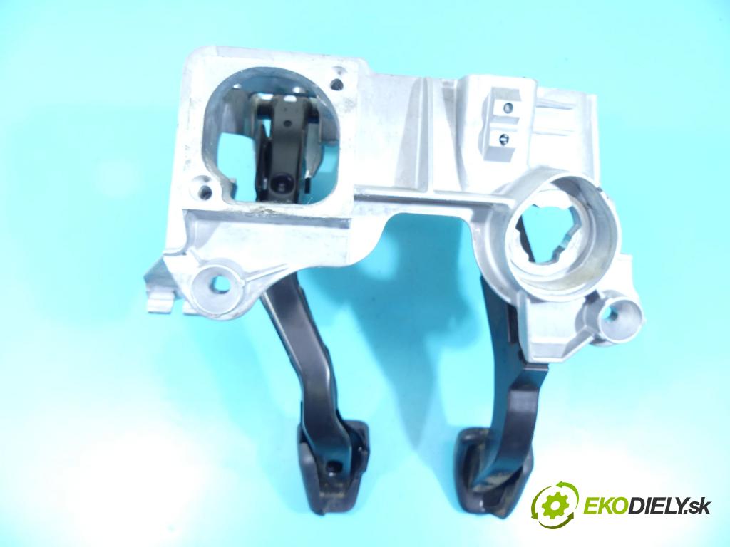 Audi A6 C7 2011-2018 2.0 TFSI 179KM manual 132 kW 1984 cm3 4- pedále 8K1721140C (Pedále)