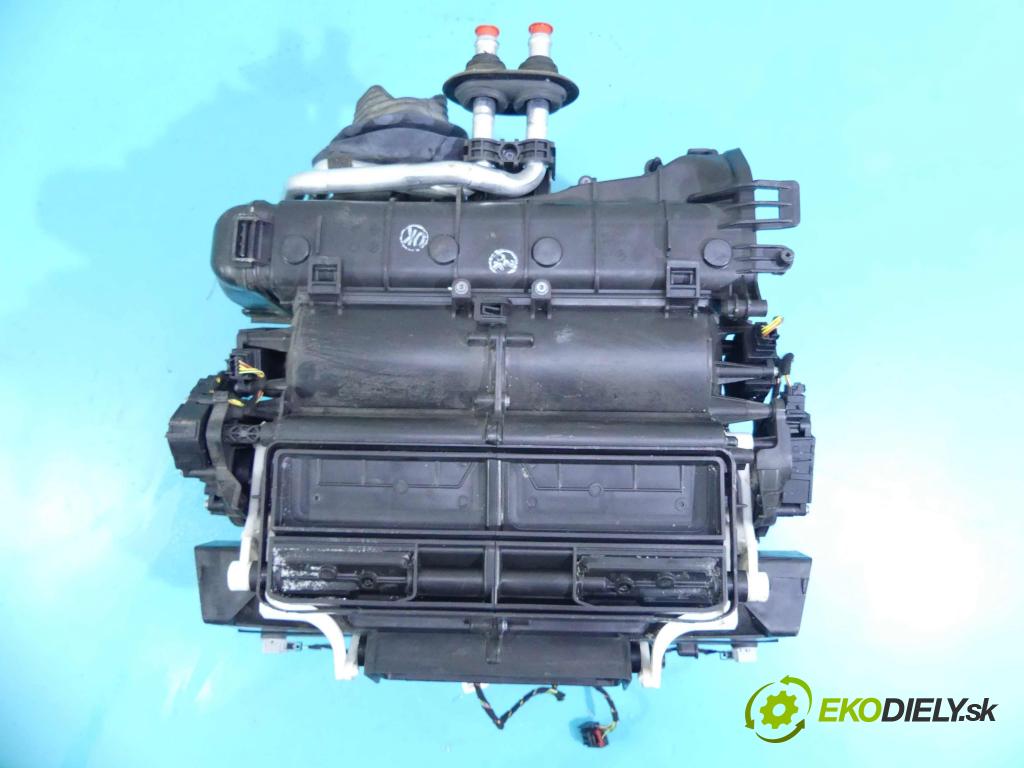 Audi A6 C7 2011-2018 2.0 TFSI 179KM manual 132 kW 1984 cm3 4- radiátor 4G1820005H (Radiátory topení)