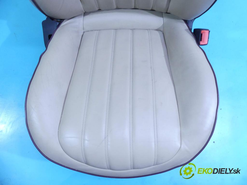 Lancia Delta III 2008-2014 1.9 jtd 190 HP manual 139,5 kW 1910 cm3 5- Sedačka pravý  (Sedačky, sedadlá)