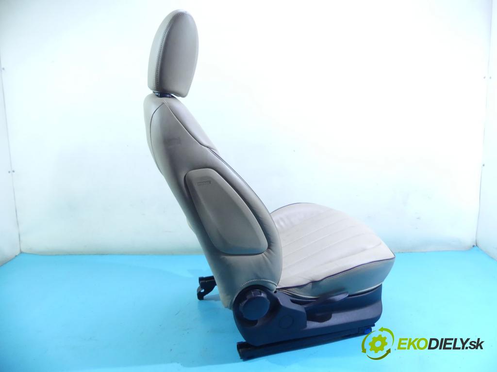Lancia Delta III 2008-2014 1.9 jtd 190 HP manual 139,5 kW 1910 cm3 5- Sedačka pravý  (Sedačky, sedadlá)