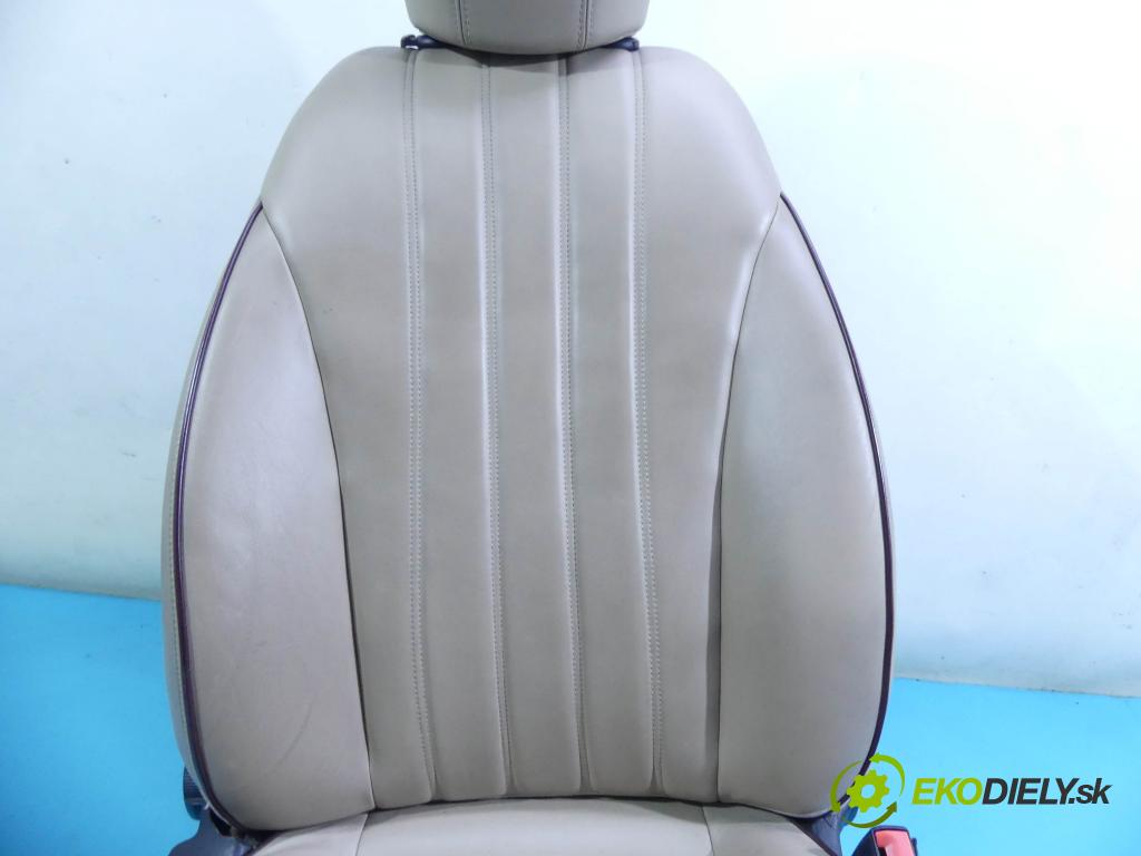 Lancia Delta III 2008-2014 1.9 jtd 190 HP manual 139,5 kW 1910 cm3 5- Sedačka pravý  (Sedačky, sedadlá)