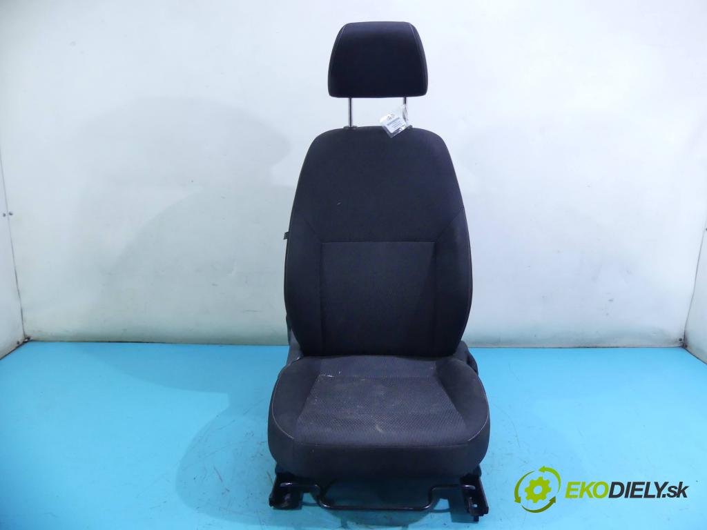 Skoda Rapid 2012-2019 1.2 TSI 105 hp manual 77 kW 1197 cm3 5- Sedadlo pravý  (Sedačky, sedadla)