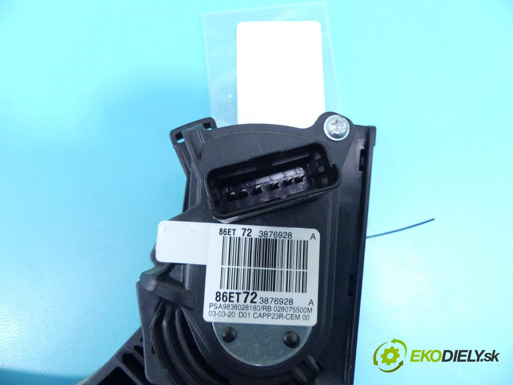 Toyota Proace II 2016- 2.0 D4D 177 HP automatic 130 kW 1997 cm3 5- pedále 86ET723876928 (Pedále)