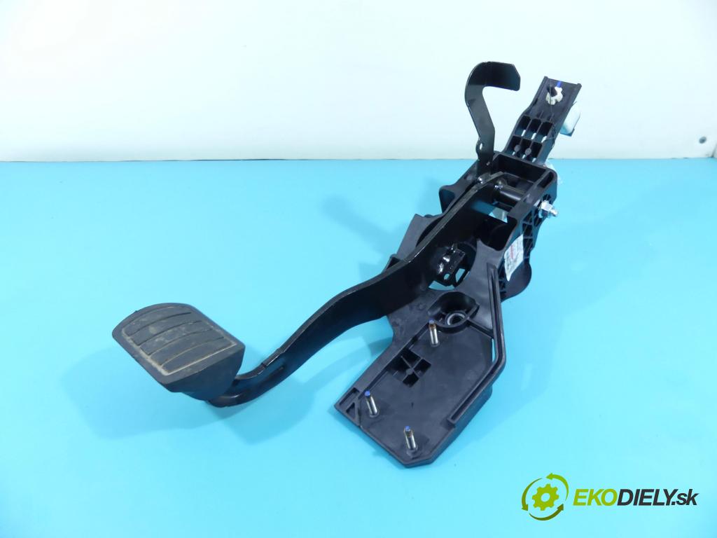 Toyota Proace II 2016- 2.0 D4D 177 HP automatic 130 kW 1997 cm3 5- pedále 9839872180 (Pedále)