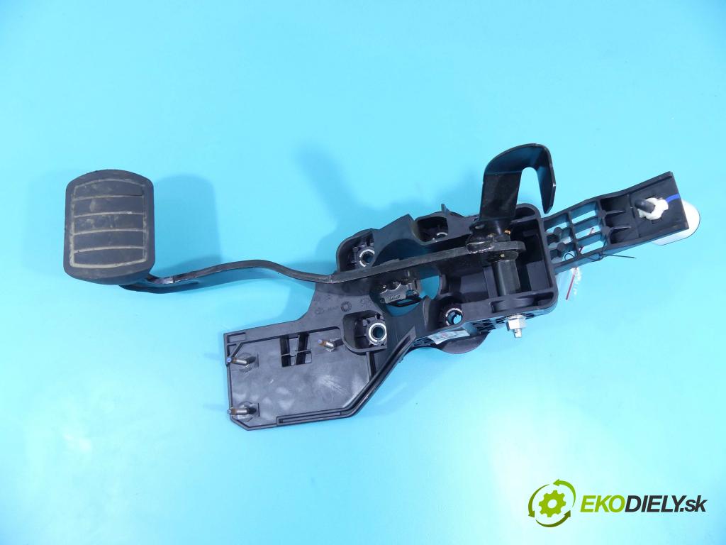 Toyota Proace II 2016- 2.0 D4D 177 HP automatic 130 kW 1997 cm3 5- pedále 9839872180 (Pedále)