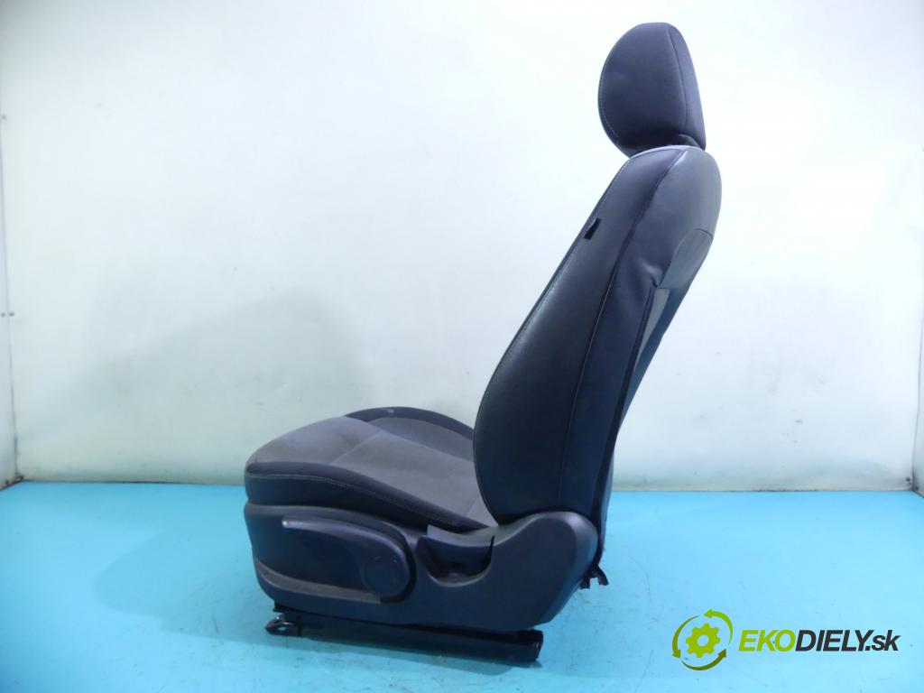 Hyundai i20 II 2014 -2020 1.2 16v 84KM manual 61,8 kW 1248 cm3 5- Sedadlo levý  (Sedačky, sedadla)