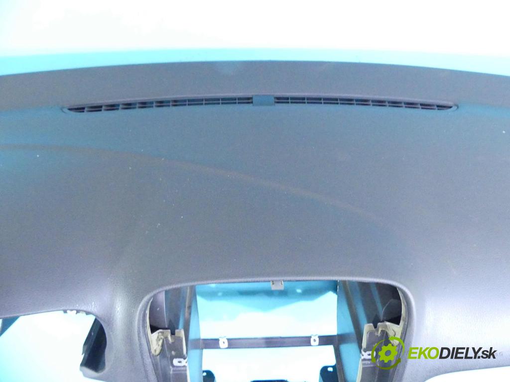 Vw Golf VI 2008-2013 1.6 tdi 105 HP manual 77 kW 1598 cm3 5- kokpit,pristrojová doska rozdeľovacia