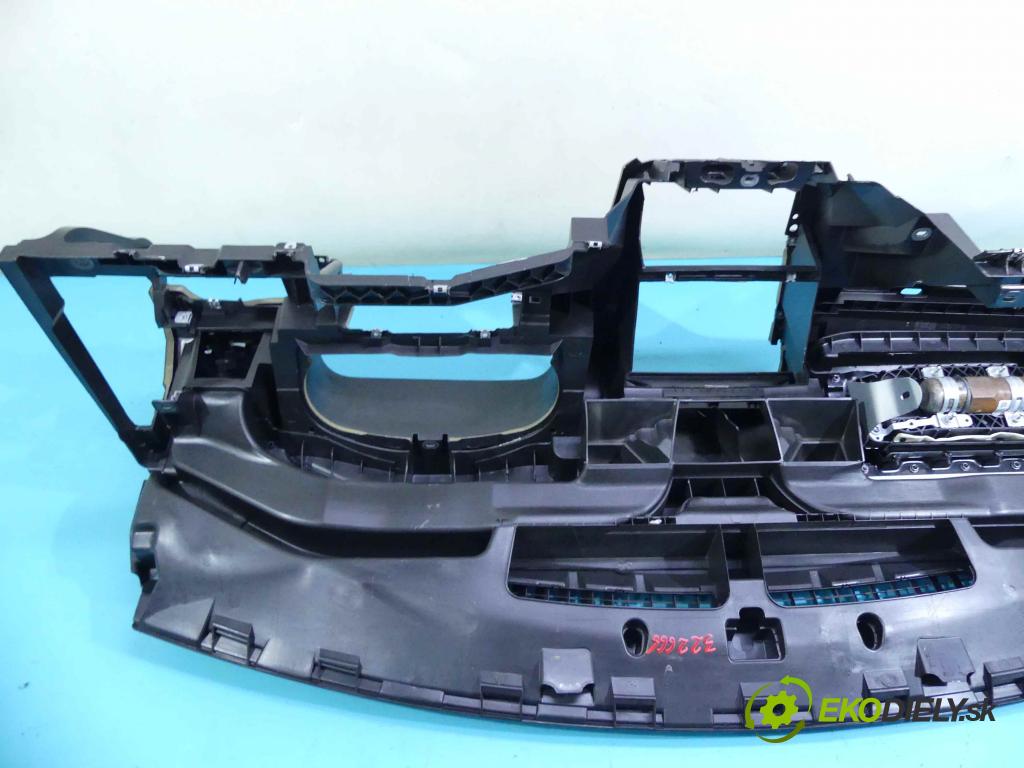 Vw Golf VI 2008-2013 1.6 tdi 105 HP manual 77 kW 1598 cm3 5- kokpit,pristrojová doska rozdeľovacia