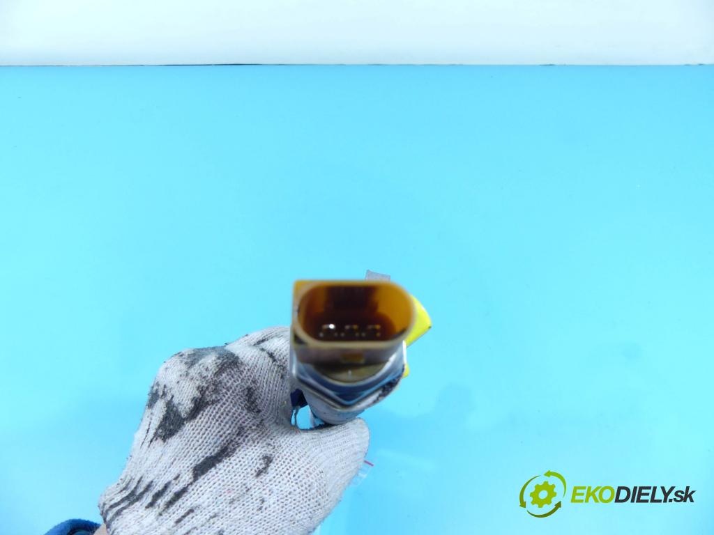 Seat Exeo 2.0 tdi 143 HP manual 105 kW 1968 cm3 4- lišta vstrekovacia 03L130080 (Vstrekovacie lišty)