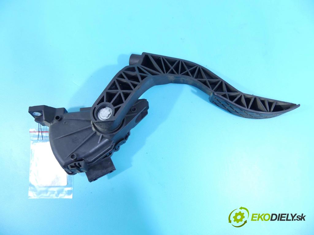 Seat Exeo 2.0 tdi 143 HP manual 105 kW 1968 cm3 4- pedále 8E1721523G (Pedále)