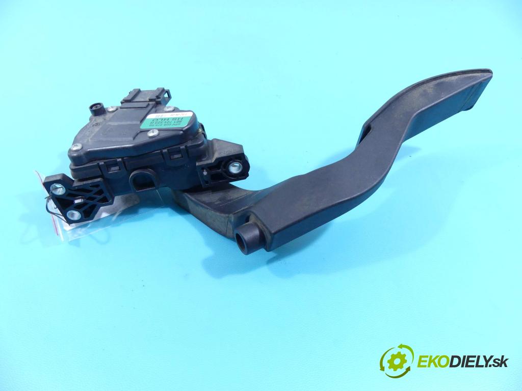 Seat Exeo 2.0 tdi 143 HP manual 105 kW 1968 cm3 4- pedále 8E1721523G (Pedále)