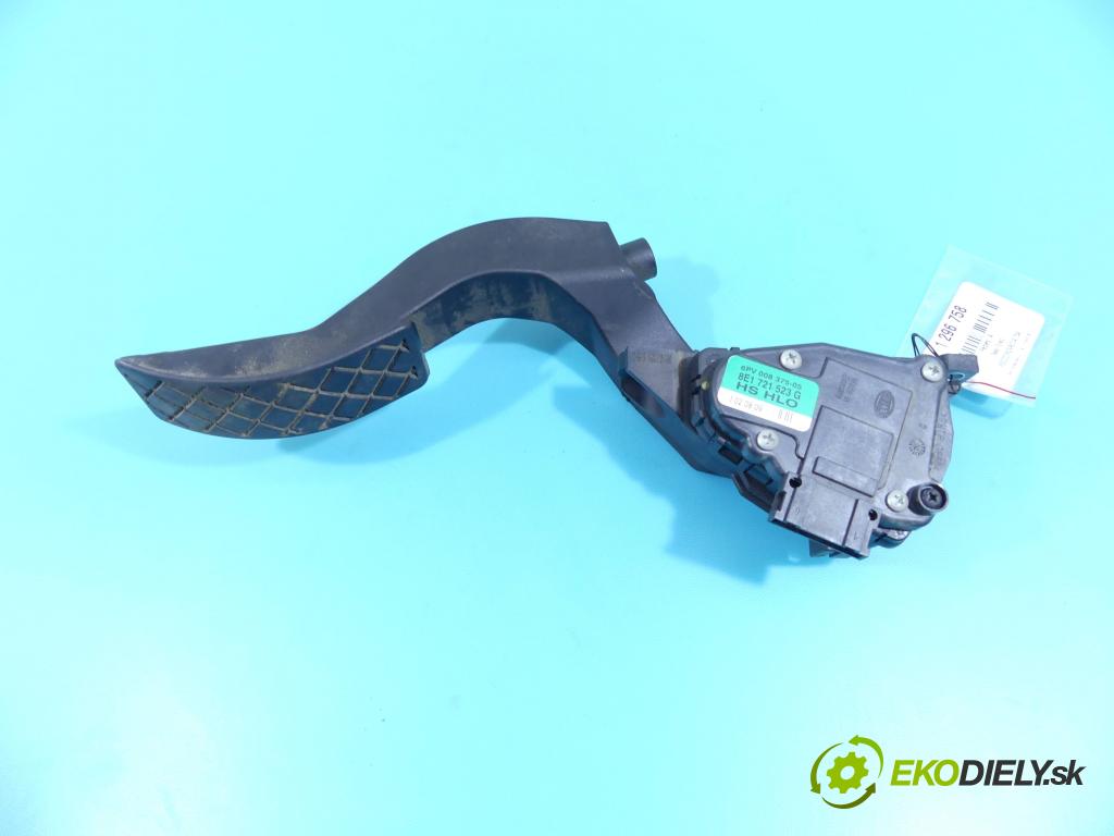 Seat Exeo 2.0 tdi 143 HP manual 105 kW 1968 cm3 4- pedále 8E1721523G (Pedále)