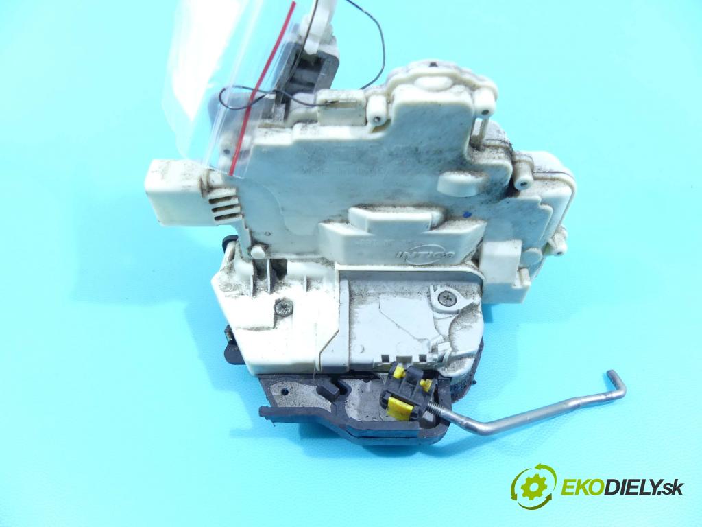 Seat Exeo 2.0 tdi 143 hp manual 105 kW 1968 cm3 4- zámek zadní levý