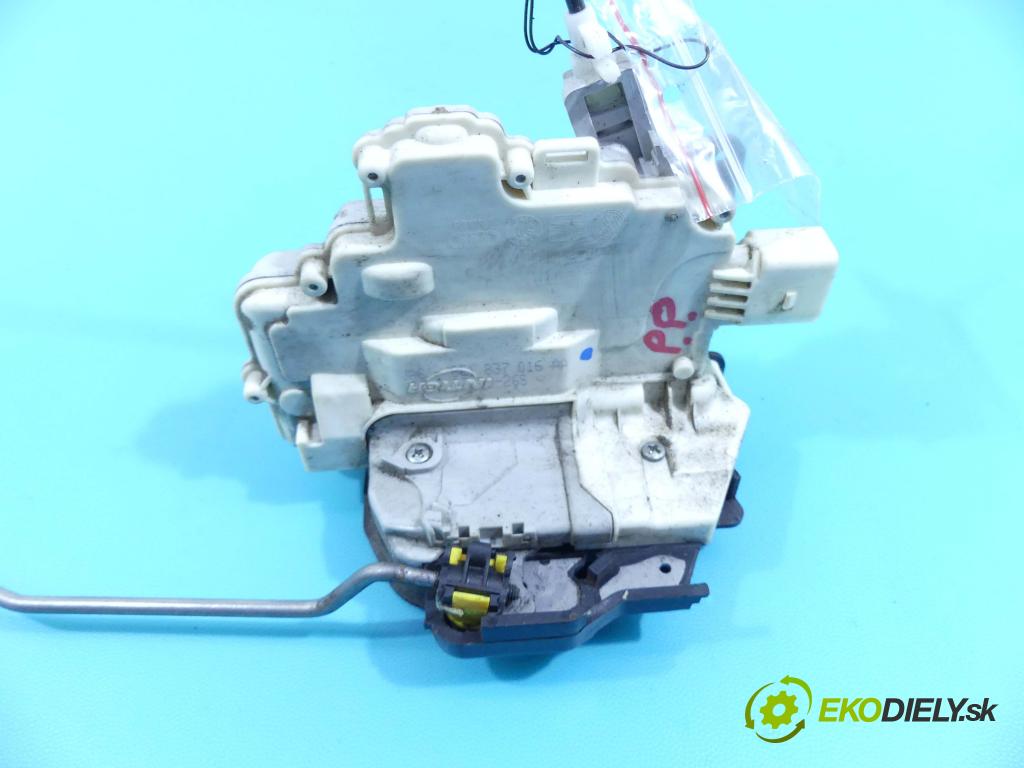 Seat Exeo 2.0 tdi 143 hp manual 105 kW 1968 cm3 4- zámek přední pravý 8E1837016AA