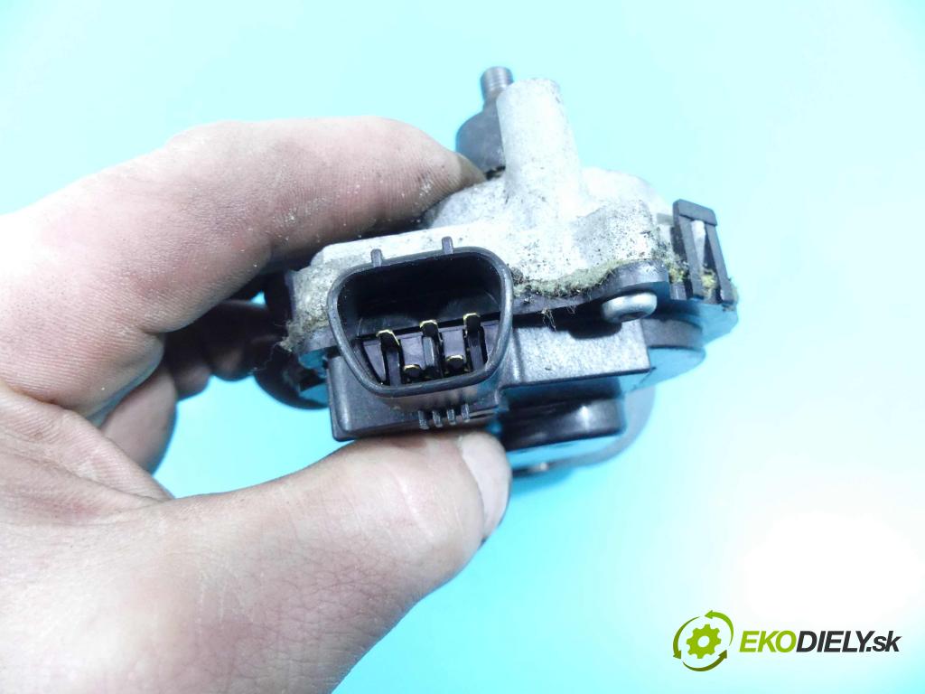 Suzuki SX4 I 2006-2014 1.6 16v 107 HP manual 79 kW 1586 cm3 5- motor stieračov predné 38110-79J00
