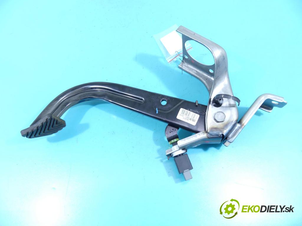 Hyundai i20 II 2014 -2020 1.2 16v 84KM manual 61,8 kW 1248 cm3 5- pedále 32800-C8100 (Pedále)