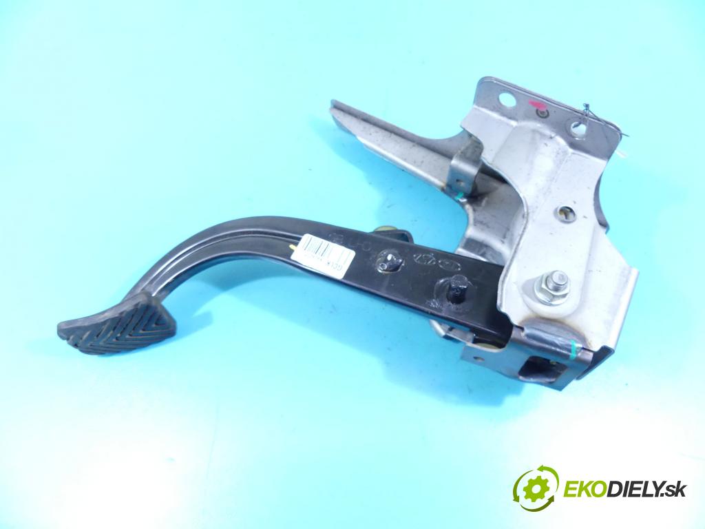 Hyundai i20 II 2014 -2020 1.2 16v 84KM manual 61,8 kW 1248 cm3 5- pedále 32802-C8100 (Pedále)