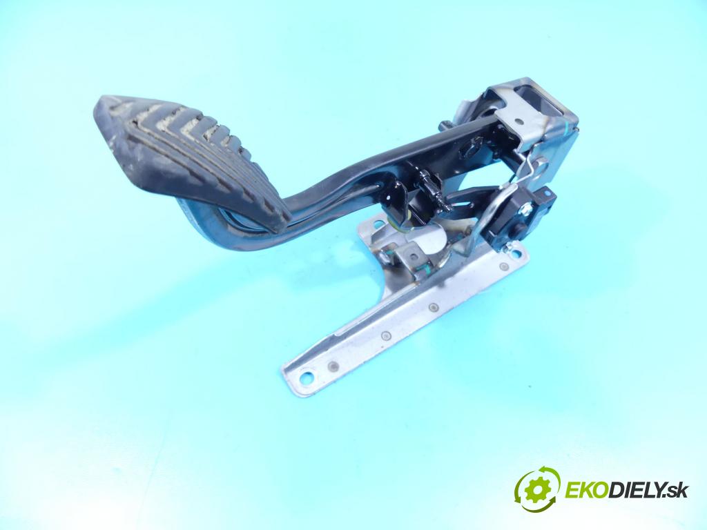 Hyundai i20 II 2014 -2020 1.2 16v 84KM manual 61,8 kW 1248 cm3 5- pedále 32802-C8100 (Pedále)