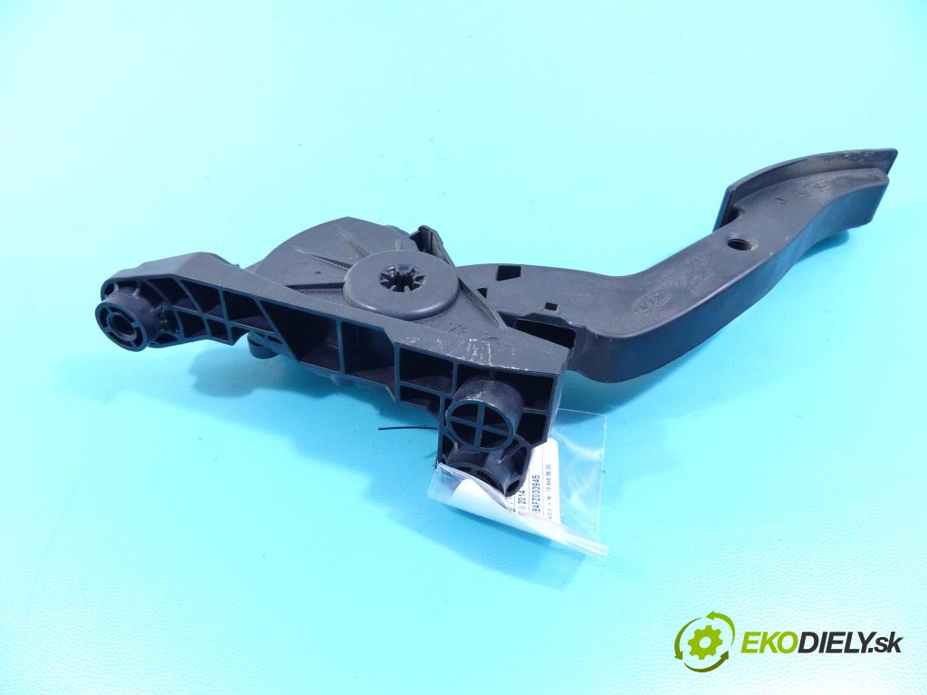 Hyundai i20 II 2014 -2020 1.2 16v 84KM manual 61,8 kW 1248 cm3 5- pedále 1S000 (Pedále)