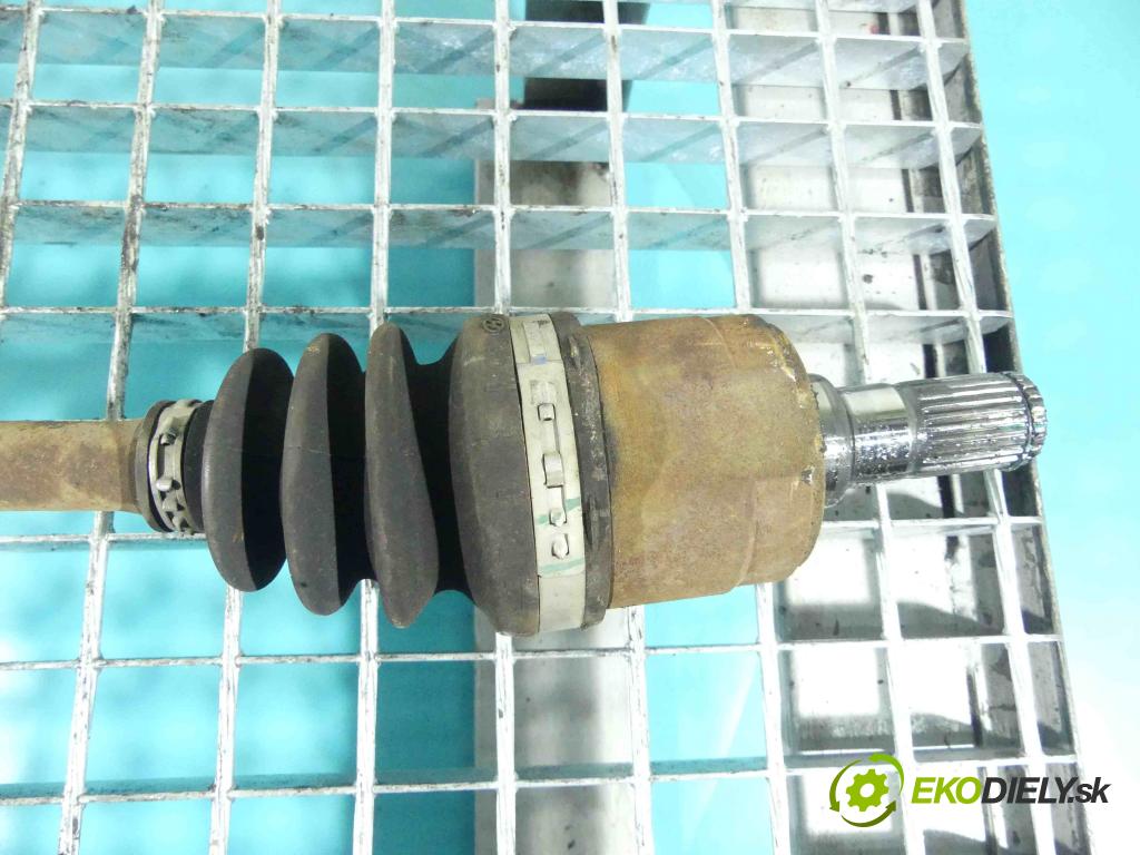 Hyundai i20 II 2014 -2020 1.2 16v 84KM manual 61,8 kW 1248 cm3 5- poloos ľavé  (Poloosy)