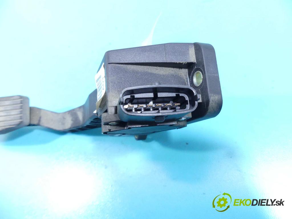 Hyundai Matrix 1.5 crdi 82 HP manual 60 kW 1493 cm3 5- pedále 0281002544 (Pedále)