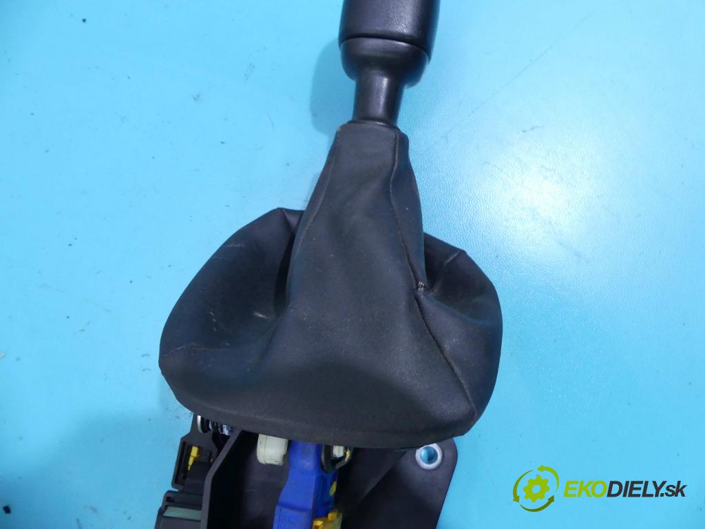 Fiat Panda III 2011- 1,3.0 jtd 75 HP manual 55 kW 1248 cm3 5- Páka: Změny: stupeň,rýchlosť (Rýchlostné páky / kulisy)