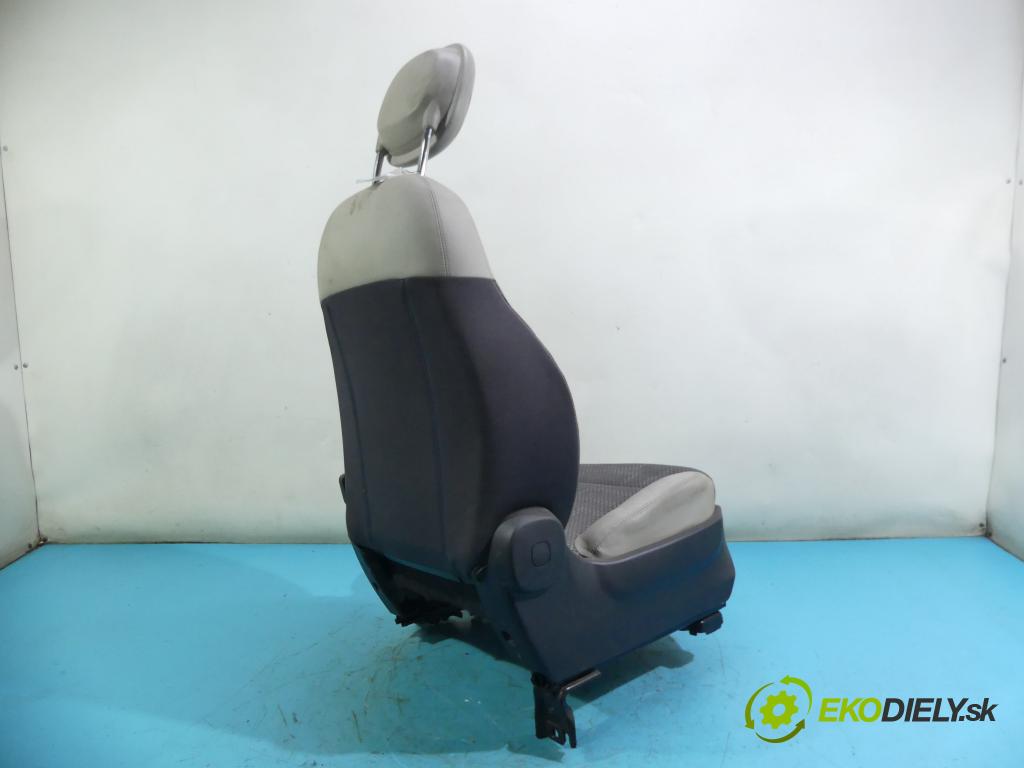 Fiat Panda III 2011- 1,3.0 jtd 75 HP manual 55 kW 1248 cm3 5- Sedačka pravý  (Sedačky, sedadlá)