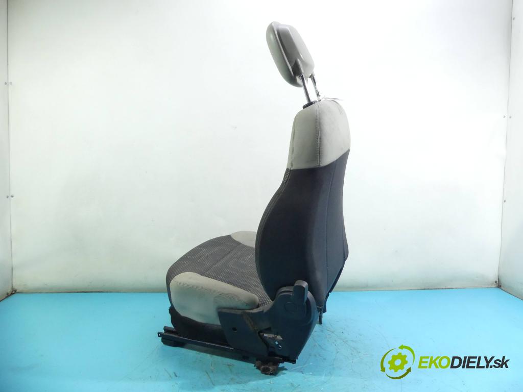 Fiat Panda III 2011- 1,3.0 jtd 75 HP manual 55 kW 1248 cm3 5- Sedačka pravý  (Sedačky, sedadlá)