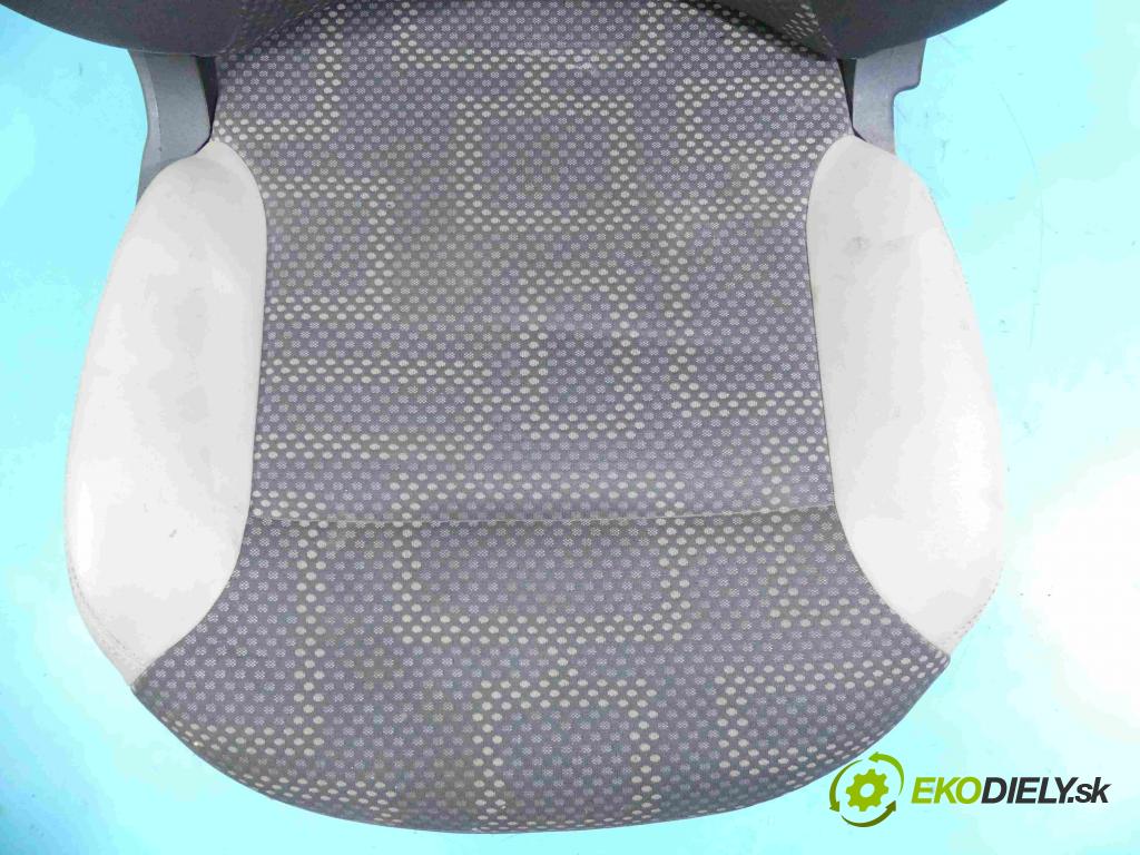 Fiat Panda III 2011- 1,3.0 jtd 75 HP manual 55 kW 1248 cm3 5- Sedačka pravý  (Sedačky, sedadlá)