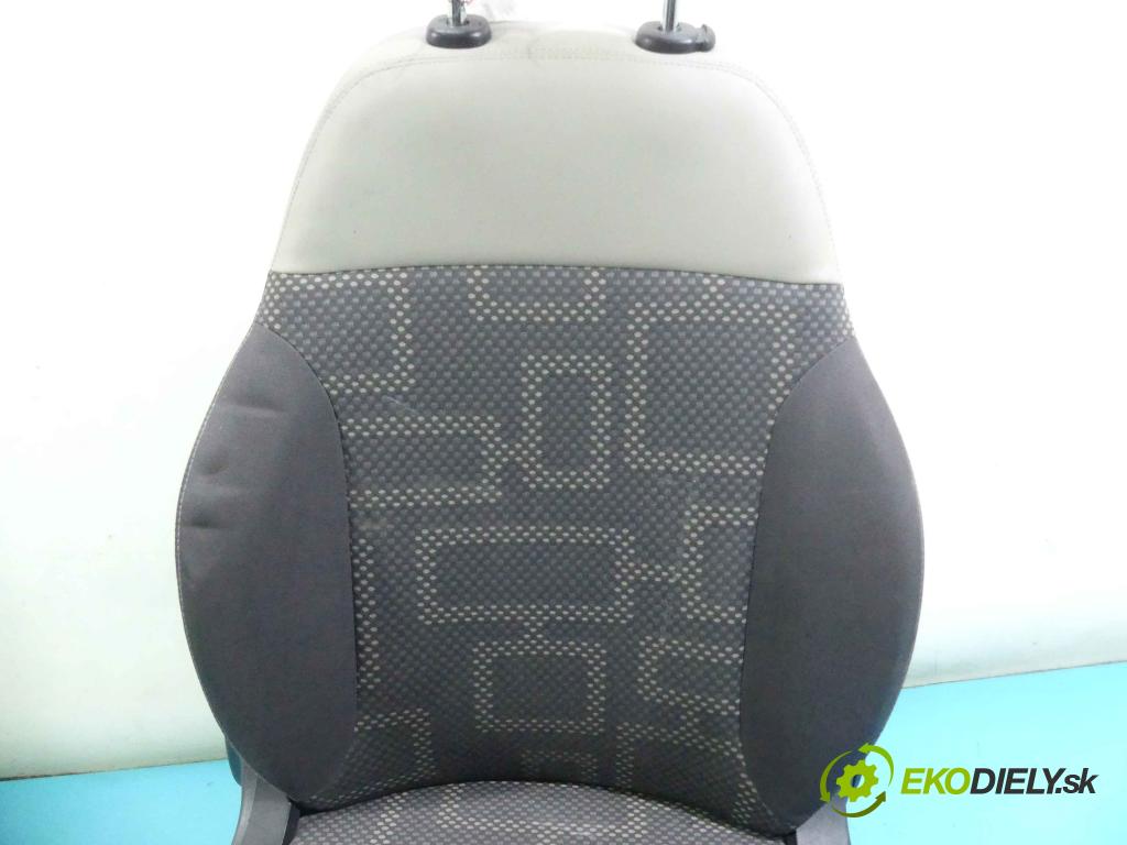 Fiat Panda III 2011- 1,3.0 jtd 75 HP manual 55 kW 1248 cm3 5- Sedačka pravý  (Sedačky, sedadlá)