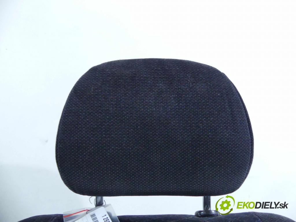 Opel Astra II 1998-2009 1.8 16v 116 HP manual 85 kW 1796 cm3 4- Sedačka pravý  (Sedačky, sedadlá)