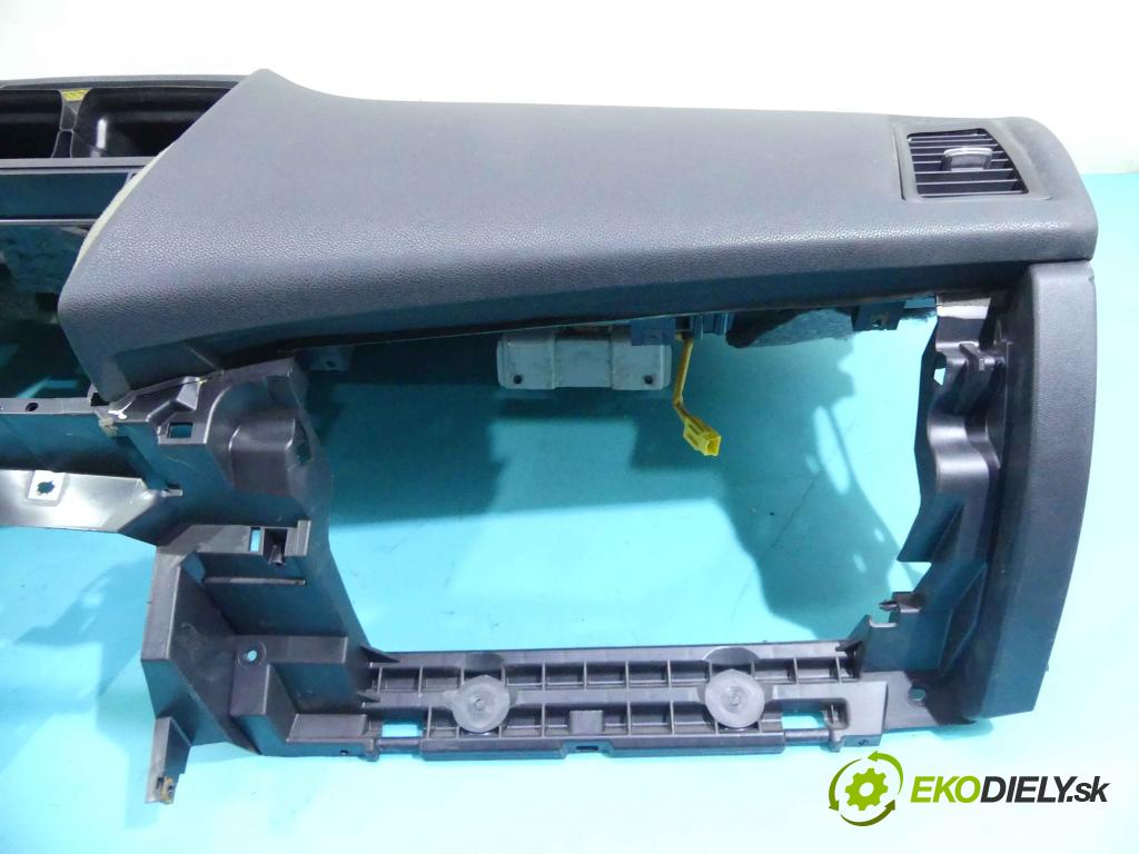 Mitsubishi ASX 2010-2016 1.8 DI-D 116 HP manual 85 kW 1798 cm3 5- kokpit,pristrojová doska rozdeľovacia