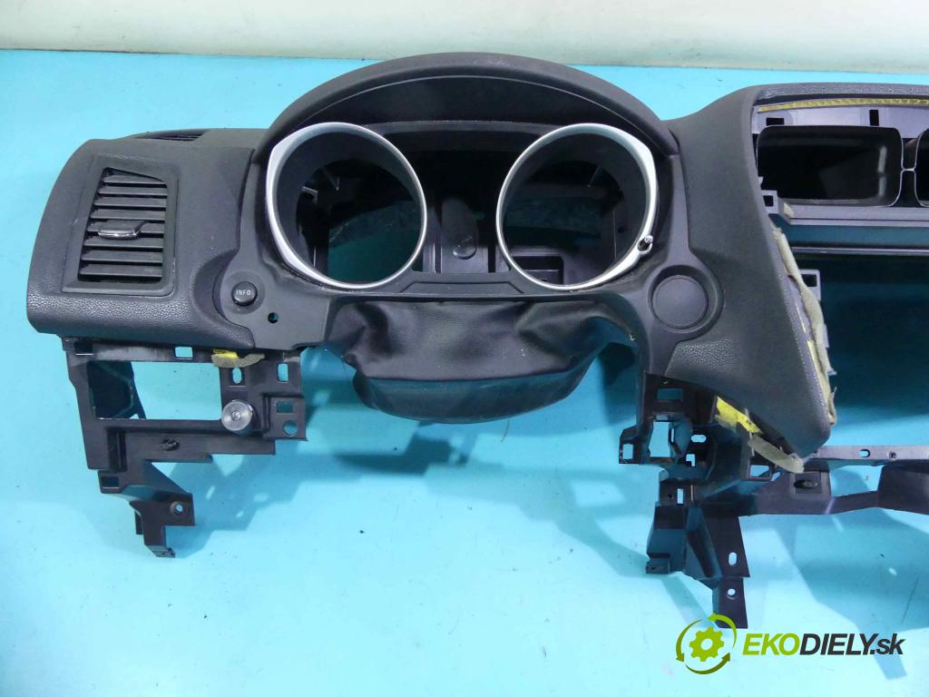 Mitsubishi ASX 2010-2016 1.8 DI-D 116 HP manual 85 kW 1798 cm3 5- kokpit,pristrojová doska rozdeľovacia