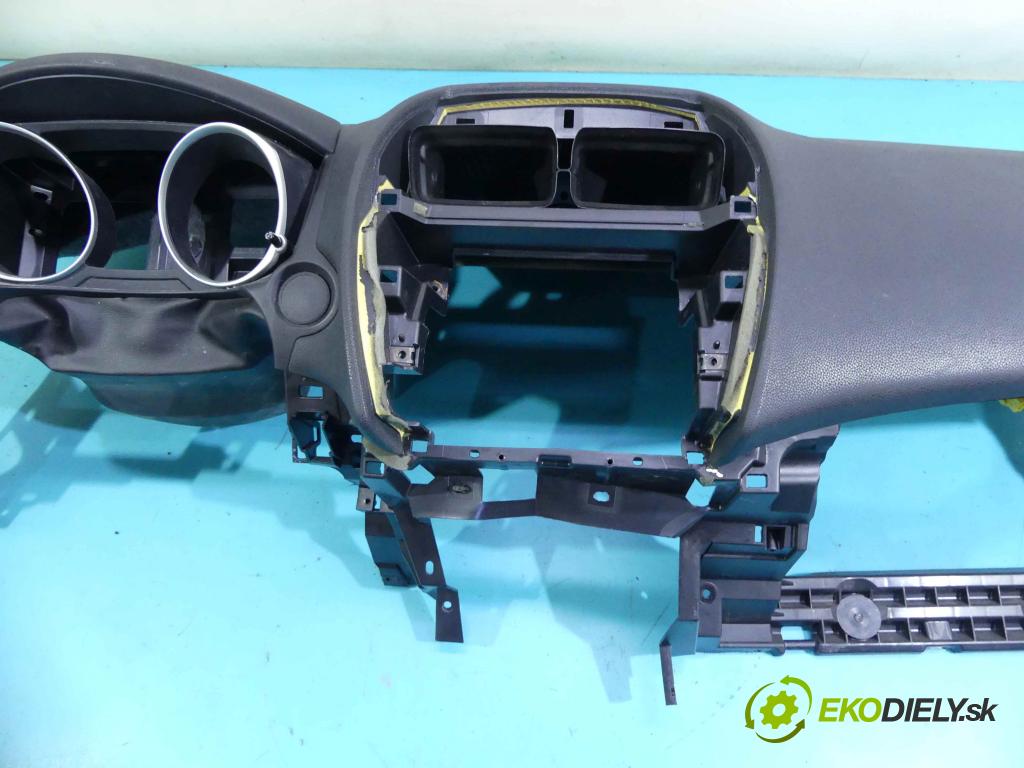 Mitsubishi ASX 2010-2016 1.8 DI-D 116 HP manual 85 kW 1798 cm3 5- kokpit,pristrojová doska rozdeľovacia