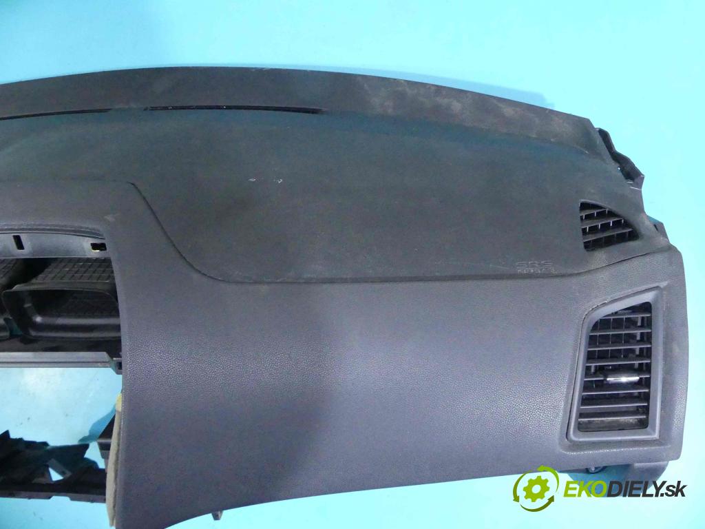 Mitsubishi ASX 2010-2016 1.8 DI-D 116 HP manual 85 kW 1798 cm3 5- kokpit,pristrojová doska rozdeľovacia