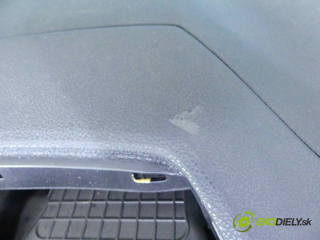 Mitsubishi ASX 2010-2016 1.8 DI-D 116 HP manual 85 kW 1798 cm3 5- kokpit,pristrojová doska rozdeľovacia